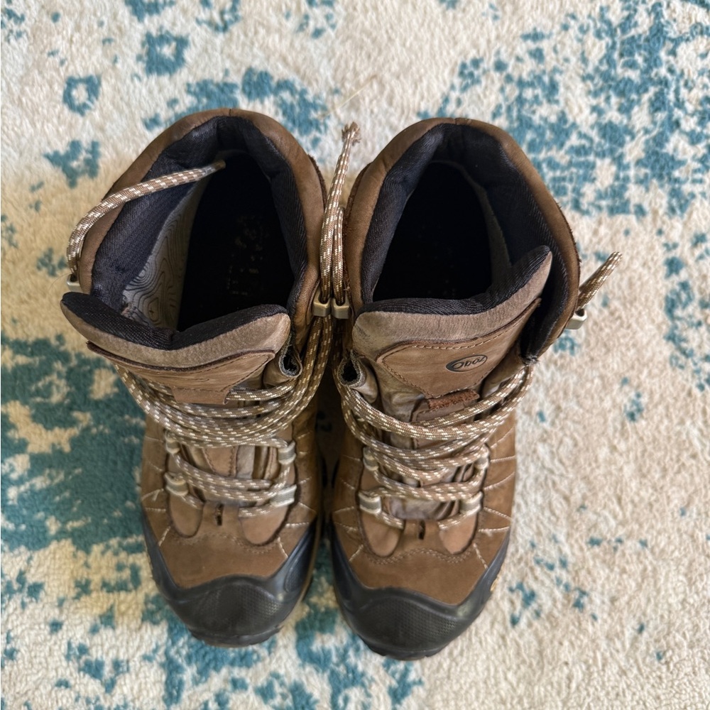 Women's Lace-Up Hiking Boots in Brown
